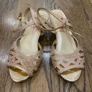 Jessica Simpson Size 3 Girls Gold Glitter high heel dress shoes
